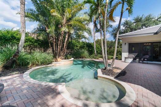 Pool Homes in Fox Ridge