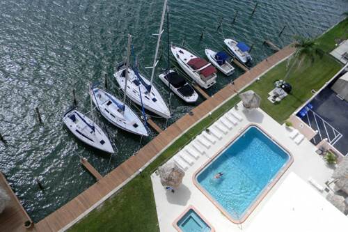 Waterfront Condos For Sale In Florida Gulf Coast Waterfront Condominiums   527e88e1 75e6 4e00 888f B386c1e9547a 