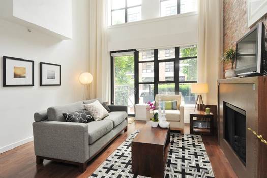 Homes with Vaulted Ceilings