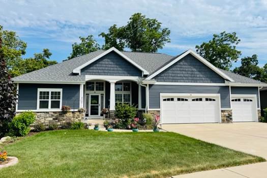 809 Maple Dr