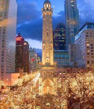 MAGNIFICENT MILE MICHIGAN AVENUE